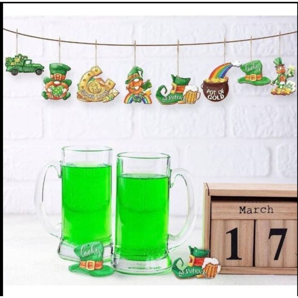 24 Pcs St. Patrick's Day Wooden Ornament Green Shamrock Party Hanging Pendant De